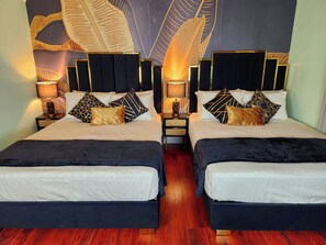 10 habitaciones, tabla de planchar con plancha y cuna de viaje 