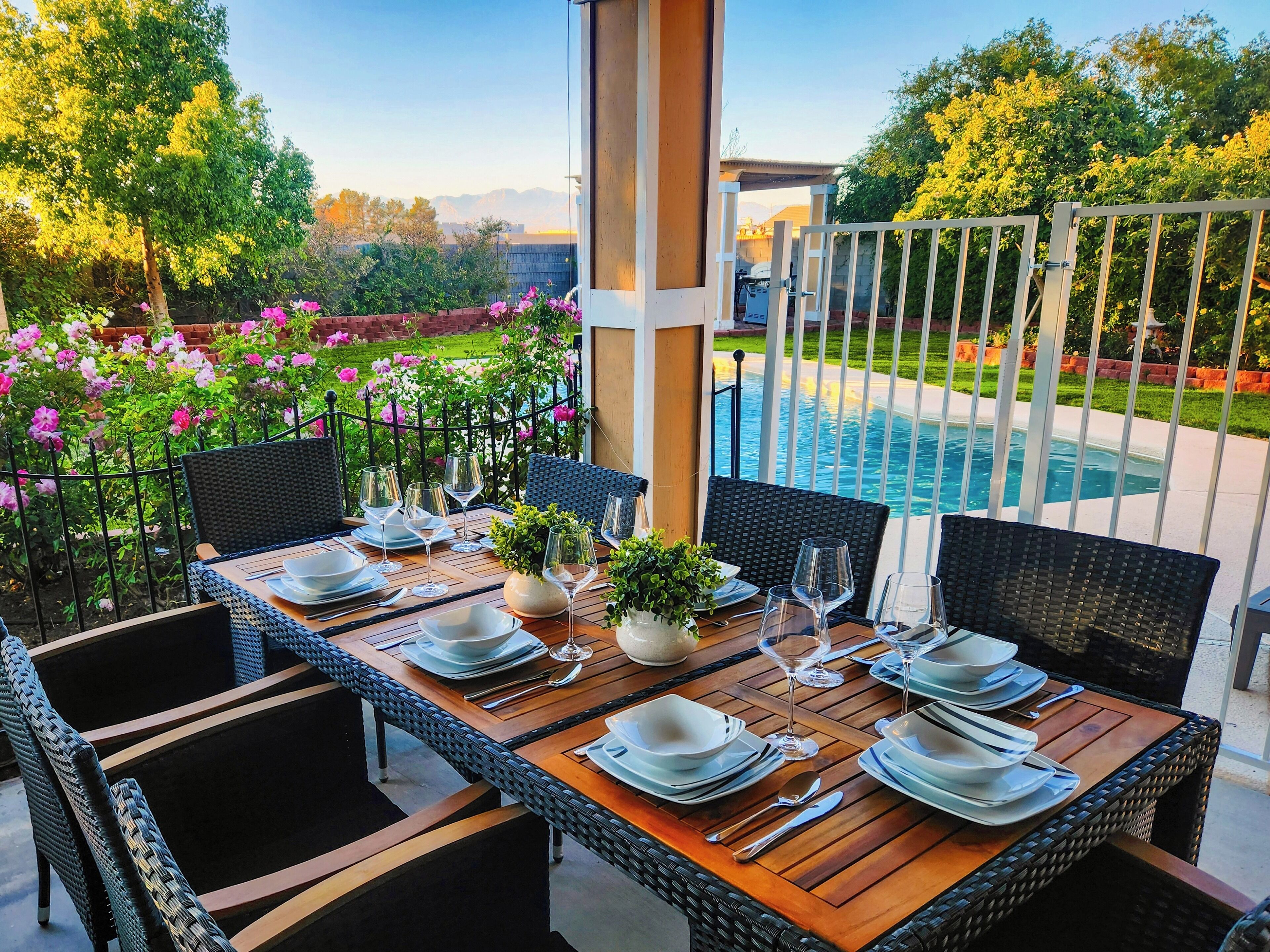 屋外ダイニングエリア