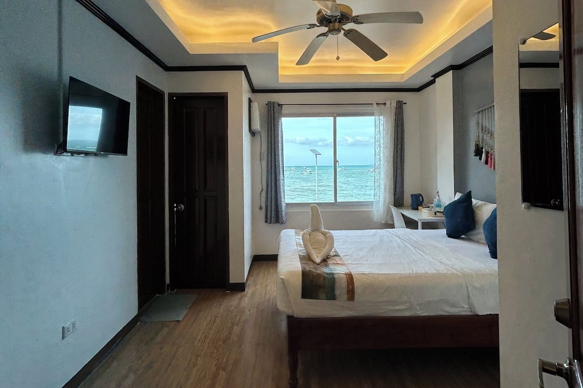 Deluxe Double Room, Balcony, Sea View | Free WiFi