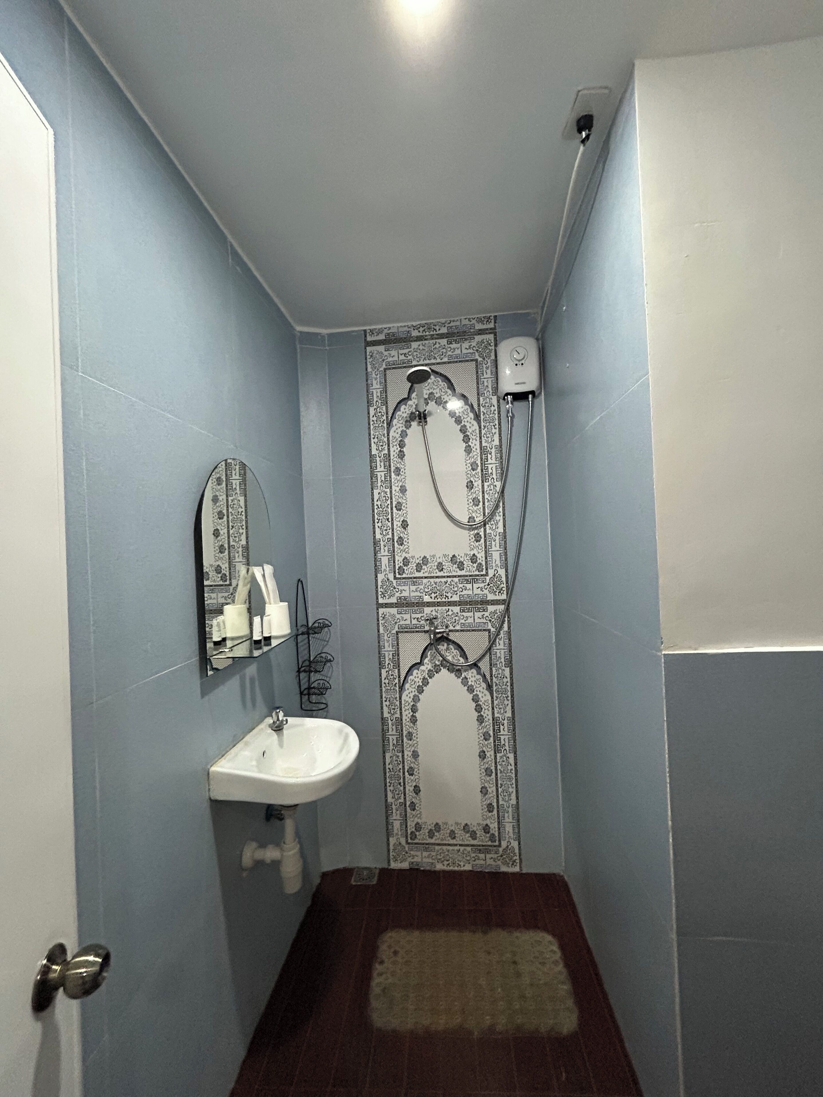 Family Room | Bathroom