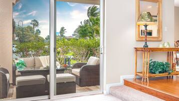 Casa de ciudad, 3 habitaciones, lanai, vista al jardín | Vista desde la habitación