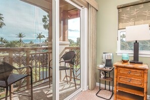 Townhome, 3 Bedrooms, Lanai, Garden View | 3 bedrooms, down duvets, iron/ironing board, free WiFi - Lux Retreat 3BR (Waikoloa)
