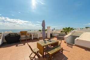 Outdoor dining - Apartamento La Isla (Mar de Pulpi) (San Juan de los terreros)