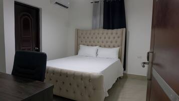 Chambre Deluxe | Literie de qualité supérieure, matelas mémoire de forme