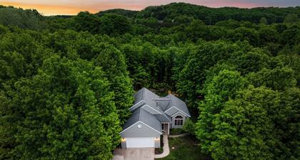 4bdr 2 bath house. Unwind in the hot tub, chat around the fire pit and disc golf