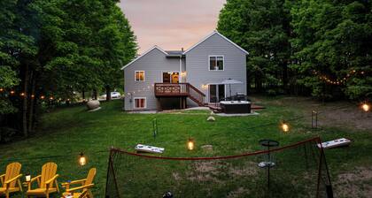 4bdr 2 bath house. Unwind in the hot tub, chat around the fire pit and disc golf