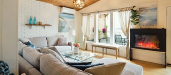 Lakefront Villa w/ Private Beach & Dock fits 14ppl