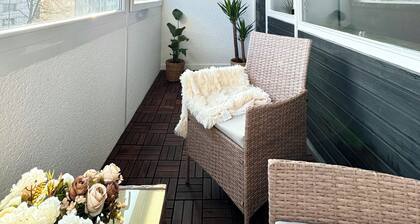 Stylische City Wohnung I WiFi I Kinoleinwand I Balkon I zentral