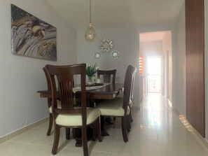 Dining - Casa de Bendicion a solo 20 minutos del aeropuerto (Santo Domingo)