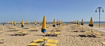 GRACE HOUSE - SANTA MONICA