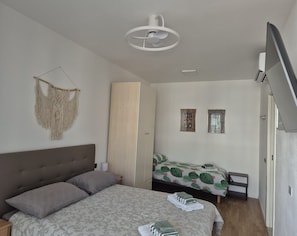 1 bedroom, iron/ironing board, travel crib, WiFi