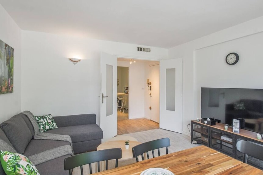 Charming T4 With Parking And Terrace - Sleeps Up To 6 - Awinion