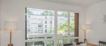 Charming T4 with parking and terrace - sleeps up to 6