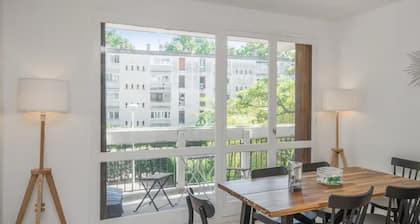 Charming T4 with parking and terrace - sleeps up to 6