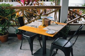 Restaurant - Island Serenity  (Dhiffushi)