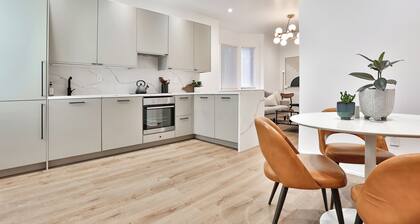 Modern 1-Bedroom Retreat in Toronto – Walk to Parks, Cafés & Transit!
