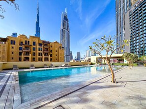 حمام سباحة