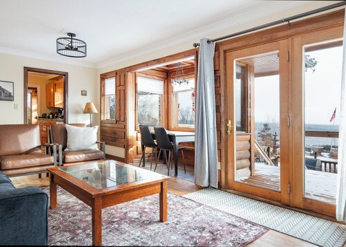 The 3 Bears Cottage - Exquisite lake views!