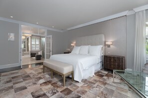 5 bedrooms, in-room safe, WiFi, bed sheets - Stunning Princeton estate, pool, sport court, walk to town. (Princeton)