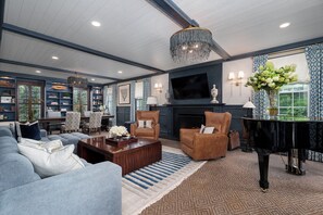 Fireplace, ping pong - Stunning Princeton estate, pool, sport court, walk to town. (Princeton)