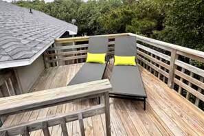 Property grounds - Beach Therapy! on OBX (Kitty Hawk)