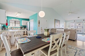 Dining - Ocean Vibes: Pet-Friendly, Walk to Beach + Pool (Murrells Inlet)