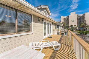 Terrace/patio - Ocean Vibes: Pet-Friendly, Walk to Beach + Pool (Murrells Inlet)