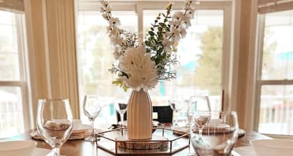 Sunny Shores Stay – Big Home Near Christina Lake