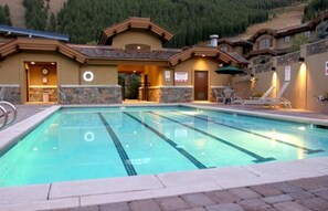 Piscine extérieure, piscine chauffée