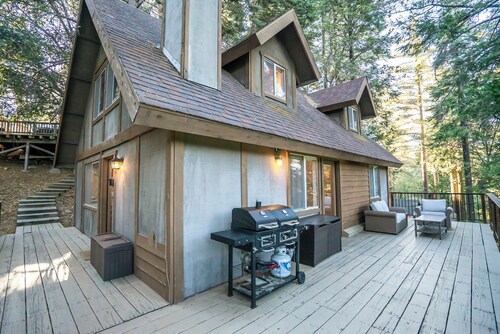 Lake Arrowhead Cabin – Tranquil Rockhouse in the Trees