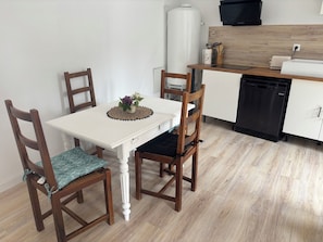 Dining - Charming 9-bedroom house with AC and WiFi in marvelous Récourt (Récourt)