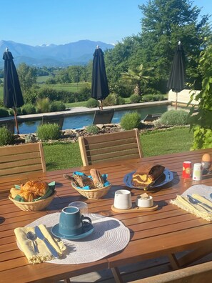 Esmorzar diari complet gratuït 