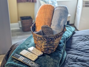 Condo, 3 Bedrooms, Non Smoking, Pool Access | Bathroom amenities - FIFA Ready 3BR · 3 Kings · DTWN ATL · MBS 10 Min (Atlanta)