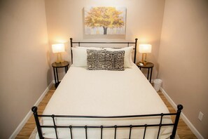 2 bedrooms, desk, iron/ironing board, travel crib