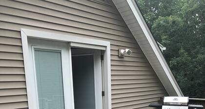 Spacious studio with AC and WiFi in charming Durham