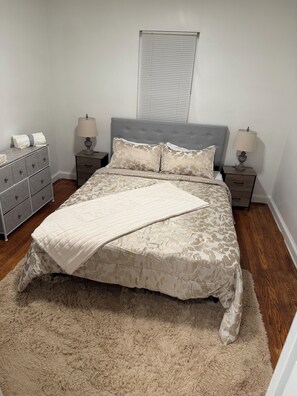 3 bedrooms, in-room safe, iron/ironing board, free WiFi
