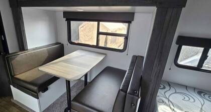Cozy Ccaravan with AC, WiFi in charming Valdez