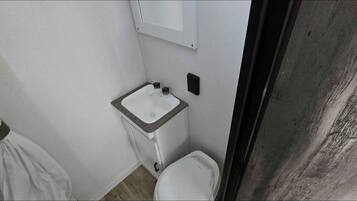 Toallas, jabón, papel de baño