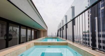 Charming Loft near Reforma Avenue with Roof Pool.