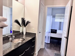 1 bedroom, free WiFi, bed sheets