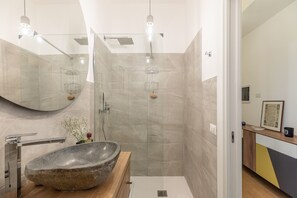 Douche, bidet
