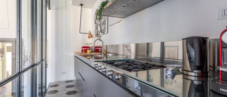 Fridge, microwave, oven, stovetop