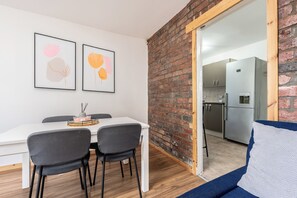 House, 3 Bedrooms | Dining room - Long Stay 3BR House With Parking (Salford)