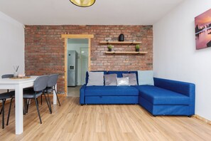 House, 3 Bedrooms | Living room