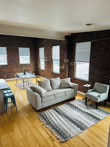Spacious and luxurious downtown loft in Logansport w/ incredible rooftop patio