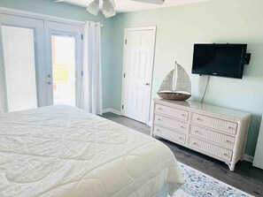 3 bedrooms, desk, iron/ironing board, travel crib