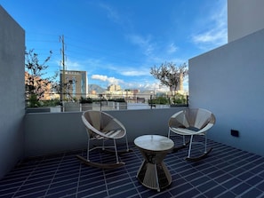 Luxury Apartment, Balcony, Mountain View