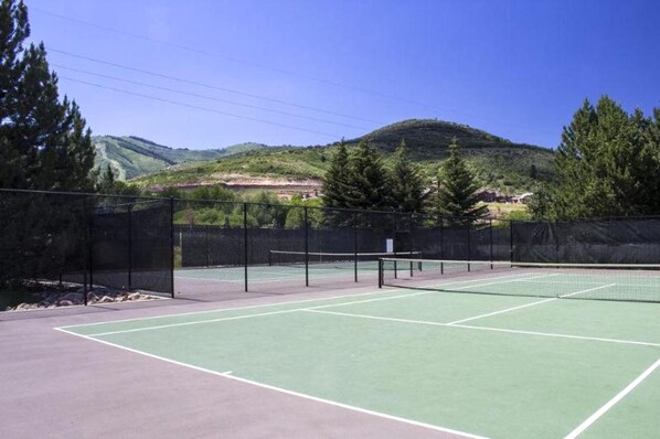Studio (4 Bedrooms) | Property amenity
