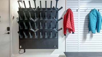 Studio (4 Bedrooms) | Property amenity