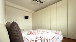 2 bedrooms, bed sheets